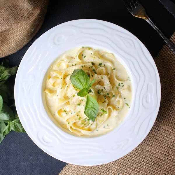Fettuccine Alfredo